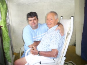 Foto com o pai em agosto de 2008